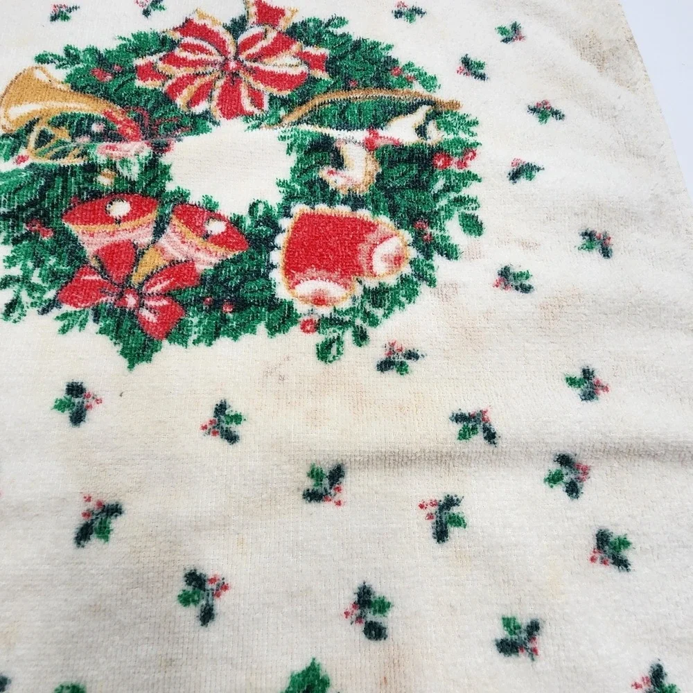 Vintage Cannon Christmas Themed Hand Towels Lot of 4 24x14 Cat Bells Wreath Snow